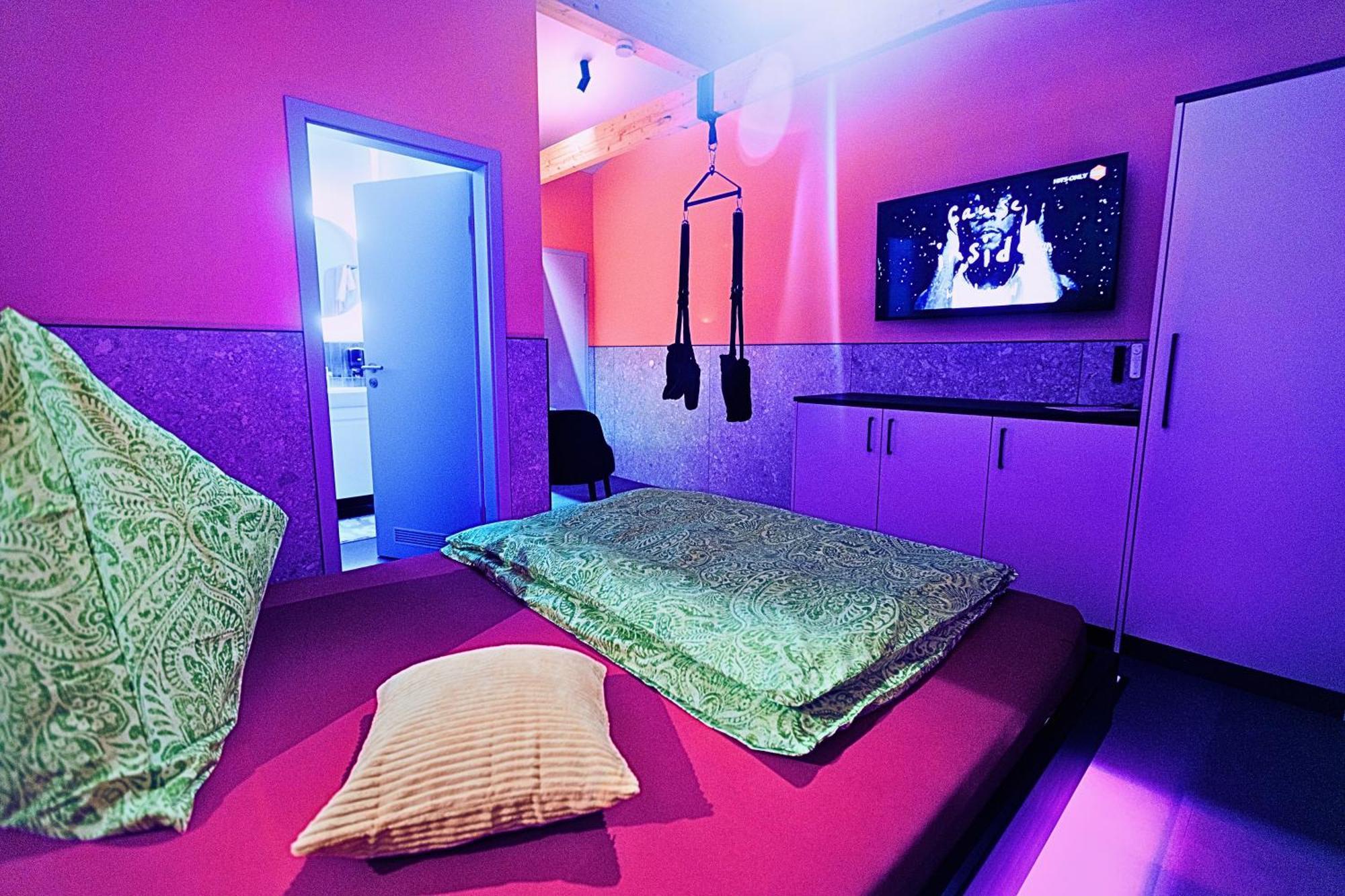 Lustra Stundenhotel - Adults Only Λάντσχουτ Εξωτερικό φωτογραφία