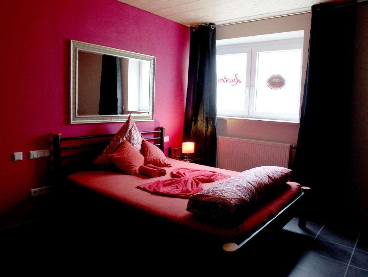 Lustra Stundenhotel - Adults Only Λάντσχουτ Εξωτερικό φωτογραφία